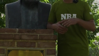 اموزش ترکی استانبولی در کنار مجسمه امیرکبیر