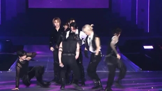 اجرای STRAY KIDS آهنگ Back door در فن میتینگ 2024(SKZ magic school)♡♡