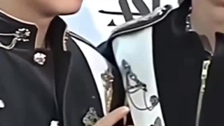 اسکیز در فرش قرمز مراسمAsia star(لینک برای دیدن مراسم رو کپشن گذاشتم)