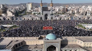 نماز عید سعید فطر در حرم مطهر رضوی برگزار شد