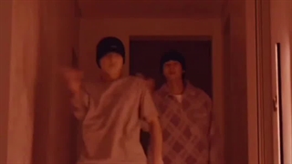 اینم همینجورییی!! به نظرم خیلی مچ شده با آهنگه__دنیای شگفت انگیز رو میبینید؟ فردا قسمت آخرشهه