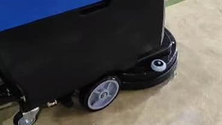 نظافت زمین با استفاده از اسکرابر ایرانی