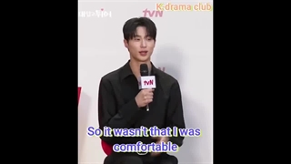 کیم هه یون و بیون وو سوک در کنفرانس مطبوعاتی