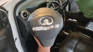 تعویض تخصصی ایربگ خودروی گریت وال در تعمیرگاه ایربگ کاراک