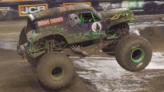 رقابت بین کامیون های غول پیکر