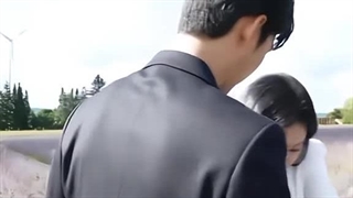 جی وون:سوهیون اوپا همیشه باهام خوب رفتار میکنه:)))حالا رفتار های سوهیون با جی وون:^^