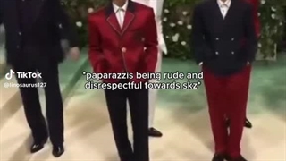 توهین پاپاراتزی در مت به اسکیز