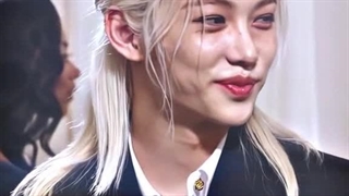 نمیشه راجب موهای بلندوبافت قشنگ فلیکس تومت گالا چیزی نگم،خیلی قشنگ شده بود^^