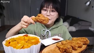 چون خیلی خوشمزه توکبوکی میخوره منم الان میخوام....