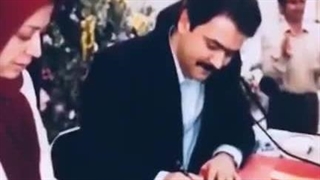 مهدی ابریشمچی زنش را به مسعود رجوی هدیه می دهد و برای این کار وحشیانه کف میزند