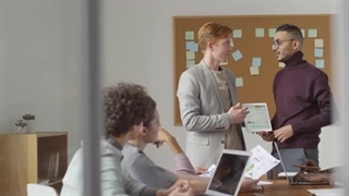 ایجاد تعادل بین منافع ذینفعان به چه معناست؟