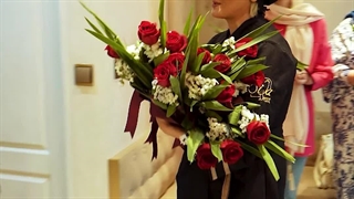 تقدیر از منشی دندانپزشکی دکتر داودیان