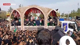 گوشه ای از مراسم تشییع رئیس جمهور شهید دکتر ابراهیم رئیسی در بیرجند