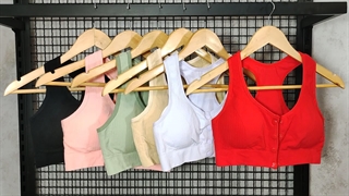 نیم تنه دکمه دار