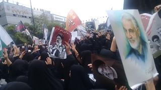 گوشه ای دیگر از مراسم تشییع پیکر سیدالشهدای خدمت