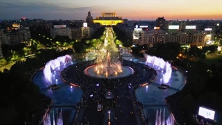 نمائی زیبا فواره‌های آب Piata Unirii - سمفونی آب