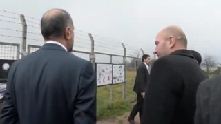 بازدید شهید دکتر امیرعبداللهیان از تونلهای جنگ بوسنی هرزگوین - سارایوو