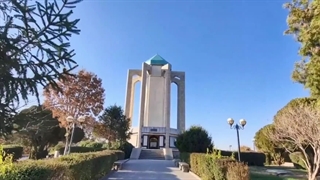 آرامگاه باباطاهر - سفری به دیار عارف و شاعر همراه با معرفی بخش ها