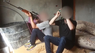 شکار یک فروند کوادکوپتر صهیونیست ها توسط تک تیرانداز رزمنده فلسطینی در غزه - طوفان الاقصی