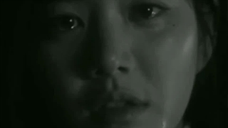 من اون سکانس داشتم دیوانه میشدم مگه کسی از ساختمان ۲یا۳ طبقه بپره تازه با یه پیرزن مگه میشه حالش خوب باشه