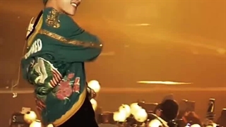 ولی جوری که تهیونگ تو این کنسرت خفن بود>>>>>