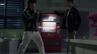 سکانسی ک دوک پال به سه کیونگ بوکس یادمیداد فقط برامن با بوکس یاد دادنای سوهو به شی اون دژاوو داشت؟!!:))