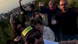 تقسیم وظایف تو اکیپ ما خخخ