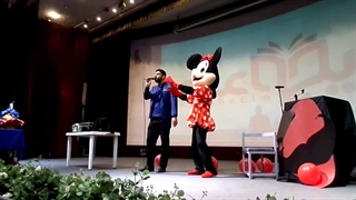 اجرای گرشا رضایی با عروسک تنپوش