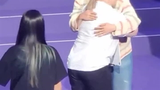 1000آرمی خوش شانس امروز جین رو بغل کردن:''''))))