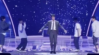 چالش دنس Seven از جین ( BTS)♡♡