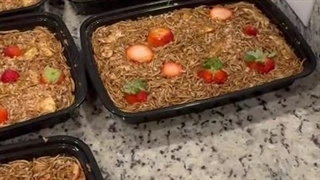 کرم میلورم میتواند میوه بخورد؟! | سایت ورمیکا