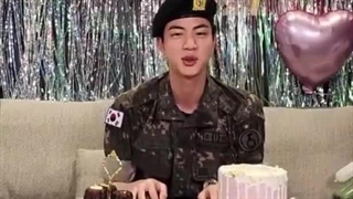 دانلود لایو جین در ویورس با عنوان "D-Day".کپشن