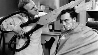 قدیمی ترین آرایشگر ایران که هنوز کار اصلاح مو و صورت انجام میده با وسایل قدیمی و به روش قدیم