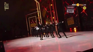 اجرای STRAY KIDS در  Seul Music Awards2021♡♡ ( آهنگ Back Door)