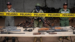 مبارزه با بازار سیاه سلاح قاچاق در اکوادور