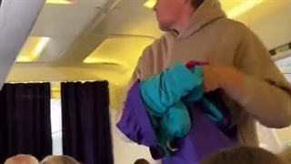 وقتی نمیخوای پول برای ساک و چمدون اضافی بود خخخخخخخخخخخخخخخخ