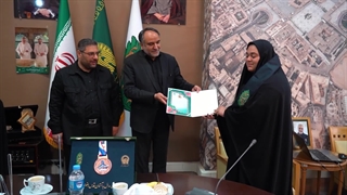 اهدای مدال های ارزشمند ورزشکاران مچ اندازی کاپ آسیا و کاراته به موزه آستان قدس رضوی