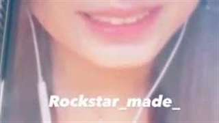 اهیون عضو گروه بیبی مانستر امروز در فن ساین آنلاینش اهنگ یو اند می رو خوند