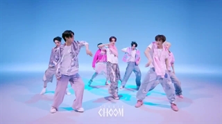 اجرای انهایپن در Studio Choom ( آهنگ XO)♡♡