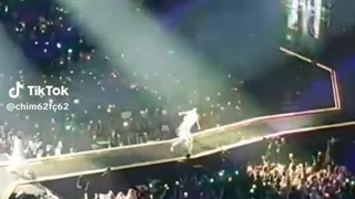 Jimin & Jungkook crying