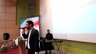 اجرای آهنگ بهنام بانی در جشن روز معلم