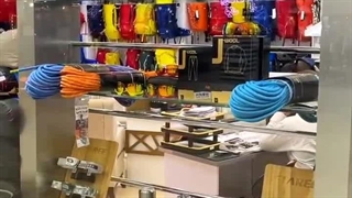 فروشگاه لوازم کوهنوردی اسنوهاک