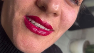 انجام شیدینگ لب با ماندگاری بالا