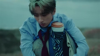 کاور آهنگ On My Shoulder از ZIN توسط FENGFAN از INI