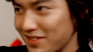 میگن هیچ عشقی تو دنیا مث عشق اولی نیست:خنده: اینم عشق اول من:گریه: عشق اول شما؟