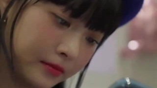 اونچه توی توییتر داره هیت هارو میخونه و گریش میگیره کاش هیت دادنارو تموم کنید...