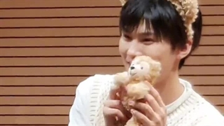 راکی چند روز پیش فن ساین داشته