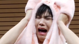 این شما و این پارک مینهیوک درحال اسکل بازی