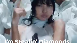 لیسا با آهنگ جدیدش/راک استار:: Rockstar کپ