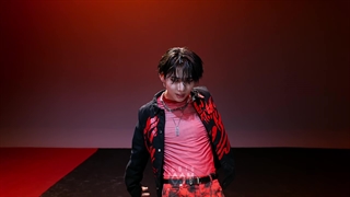 اجرای "MIX & MAX" جونگوون و نیکی در استودیو چوم به نام Bleeding Darkness